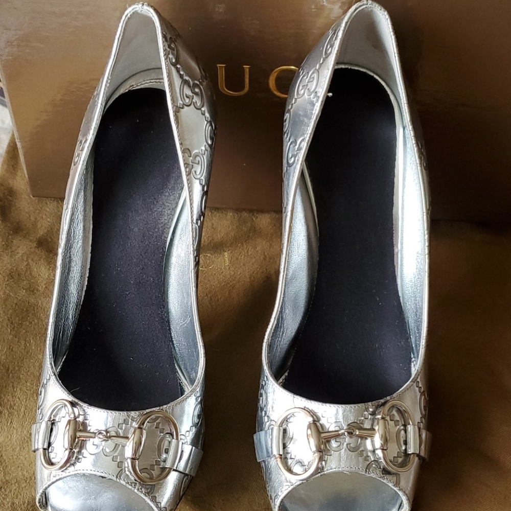 Gucci Silver GG Leather Shiny 4 inch Hill Open Toe - Picture 4 of 16
